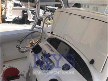 Boston Whaler OUTRAGE 320