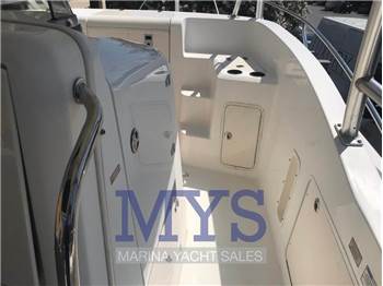 Boston Whaler OUTRAGE 320
