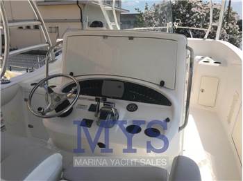 Boston Whaler OUTRAGE 320