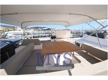 Cayman Yachts F520 NEW