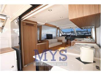 Cayman Yachts F520 NEW
