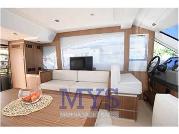 Cayman Yachts F520 NEW