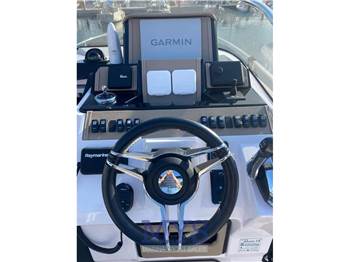 Ranieri International Next 330 LX