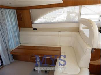 Cantieri Navali del Tirreno Cayman 40