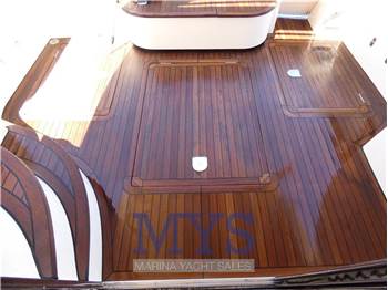 Cantieri Navali del Tirreno Cayman 40