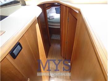 Cantieri Navali del Tirreno Cayman 40