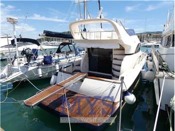 Cantieri Navali del Tirreno Cayman 40