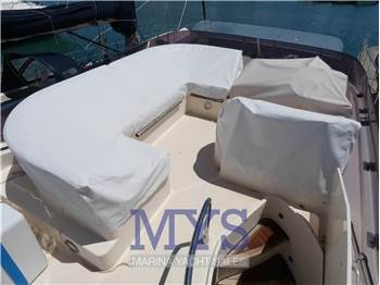 Cantieri Navali del Tirreno Cayman 40