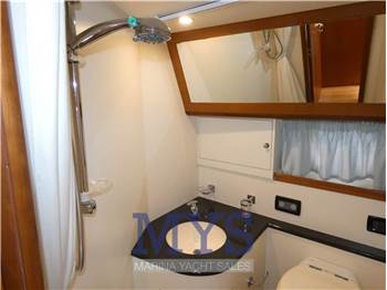Cantieri Navali del Tirreno Cayman 40