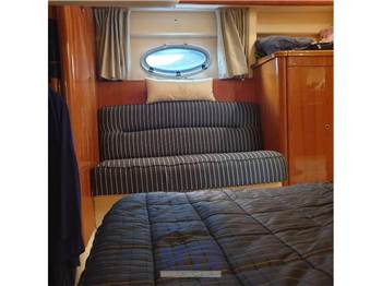 Princess Yachts V 42