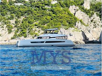 Fountaine Pajot Power 67