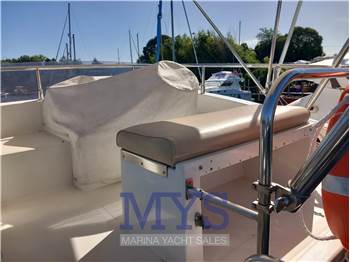 Cayman Yachts 30 Fly