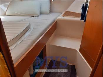 Cayman Yachts 30 Fly