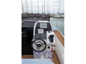 Python yacht 27s