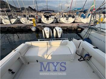 Robalo R265