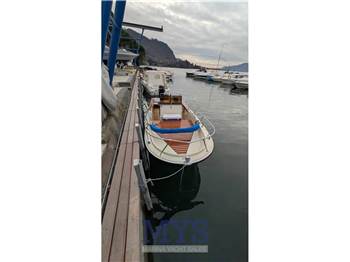 Boston Whaler 22 Outrage