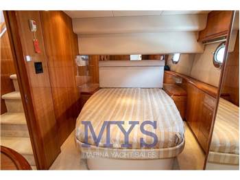 Hatteras 54 Convertible