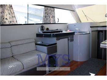 Ferretti Yachts FERRETTI 39 FLY