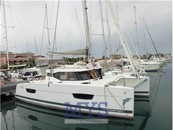 Fountaine Pajot Lucia 40