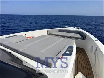 De Antonio Yachts D42 Open