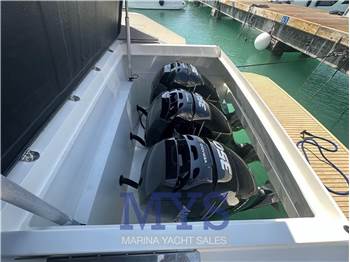 De Antonio Yachts D42 Open