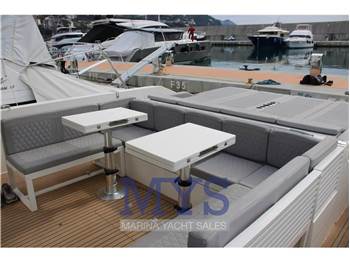 De Antonio Yachts D42 Open