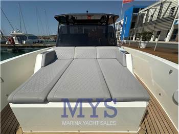 De Antonio Yachts D42 Open