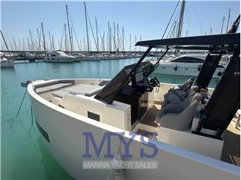 De Antonio Yachts D42 Open