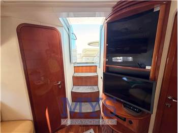 Pershing 43