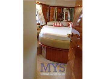 Azimut 62