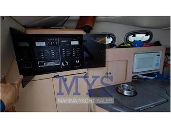 Boston Whaler 28 CONQUEST