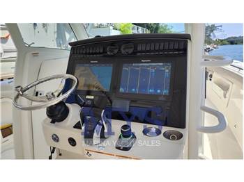 Boston Whaler 380 Outrage