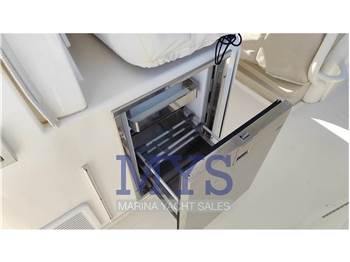 Boston Whaler 380 Outrage