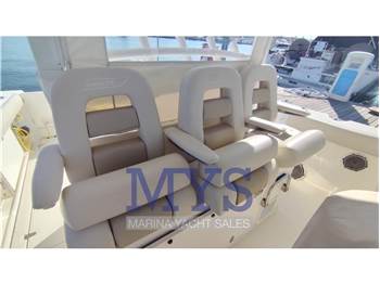 Boston Whaler 380 Outrage