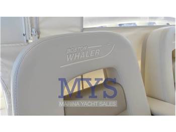Boston Whaler 380 Outrage
