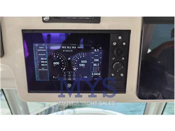 Boston Whaler 380 Outrage