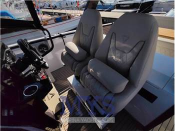 Virtue Yachts V10 Top
