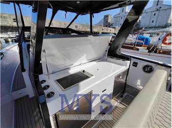 Virtue Yachts V10 Top