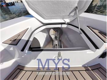 Virtue Yachts V10 Top