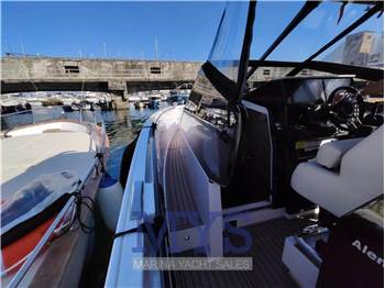 Virtue Yachts V10 Top