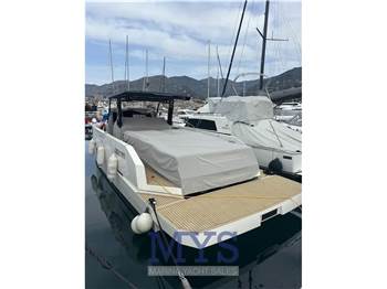 De Antonio Yachts D42 Open