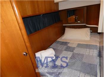 Cantieri Navali del Tirreno Cayman 40