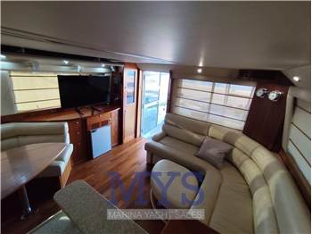 Riviera Marine 47 Flybridge