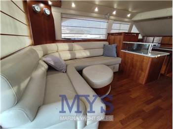 Riviera Marine 47 Flybridge