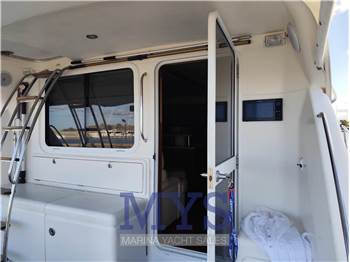 Riviera Marine 47 Flybridge