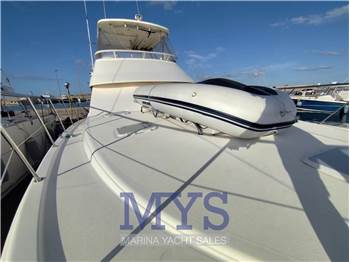 Riviera Marine 47 Flybridge