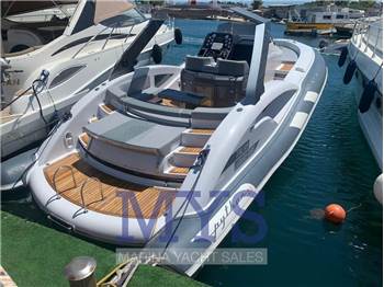 Python yacht C 33