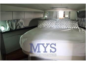 Ferretti Yachts FERRETTI 39 FLY