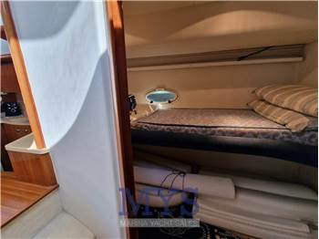 Azimut 46