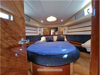 Azimut 46